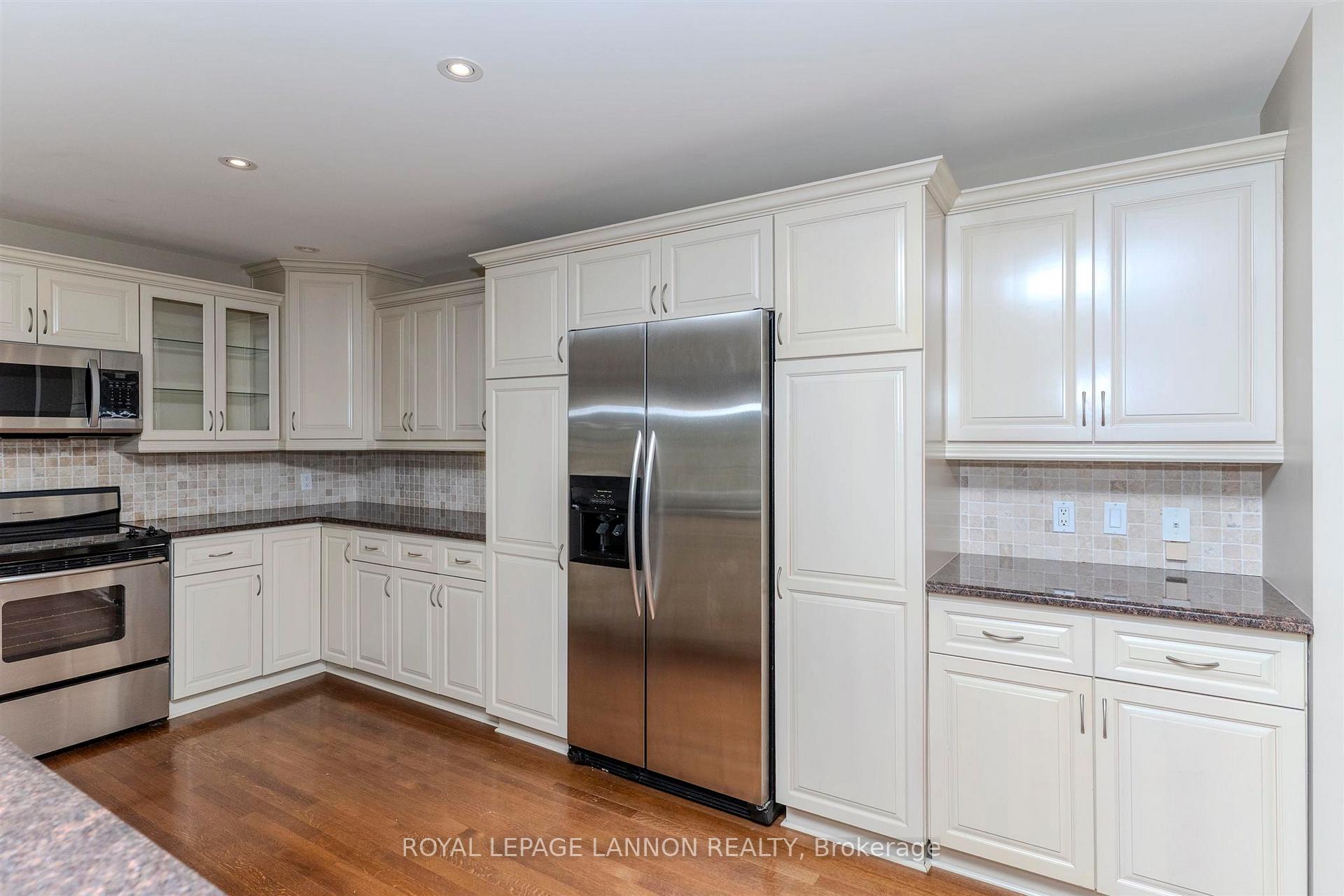 Photo 11 of 356 Fairbrooke Crescent, Thunder Bay, River Terrace — HOMEH