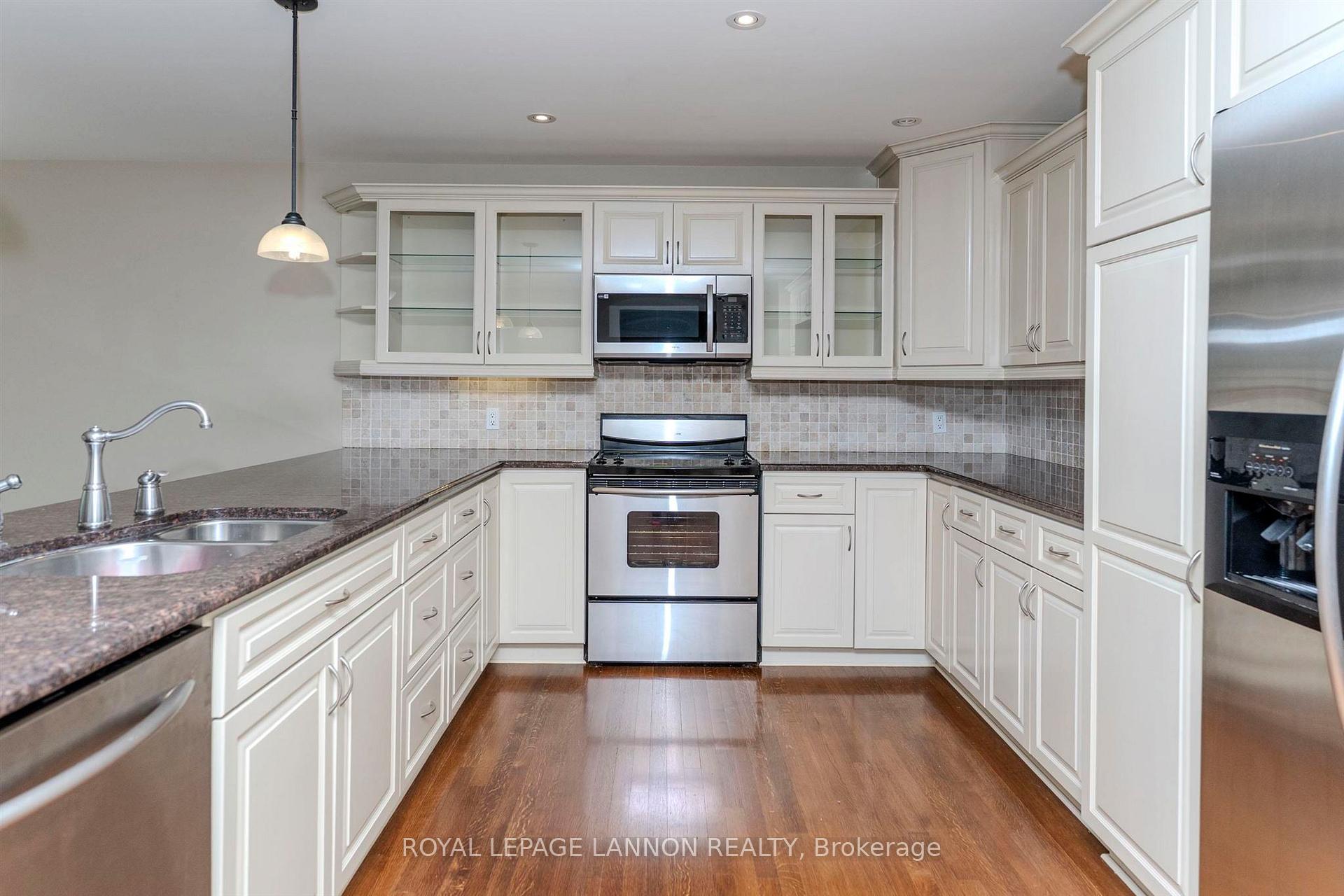 Photo 12 of 356 Fairbrooke Crescent, Thunder Bay, River Terrace — HOMEH