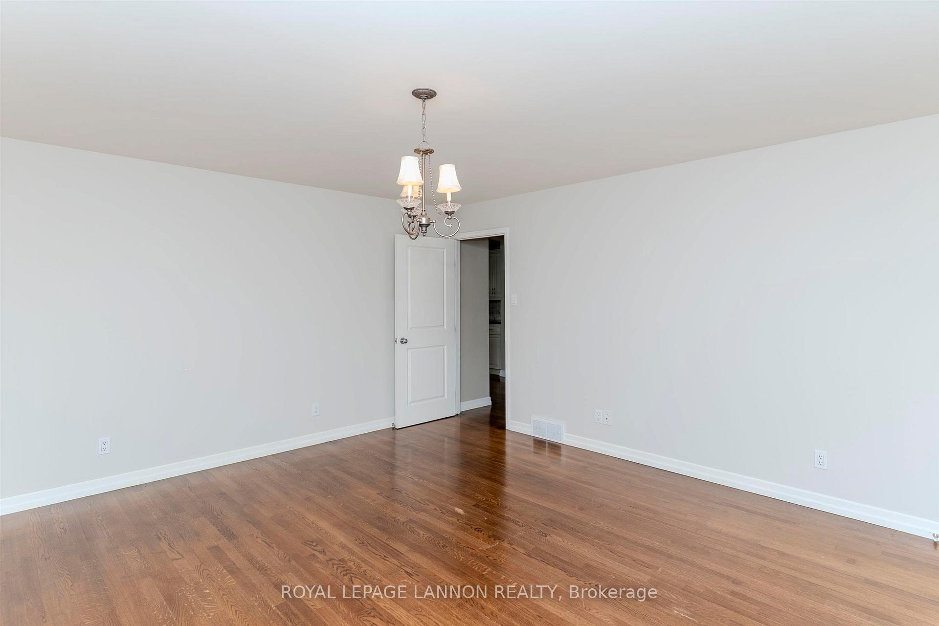 Photo 16 of 356 Fairbrooke Crescent, Thunder Bay, River Terrace — HOMEH