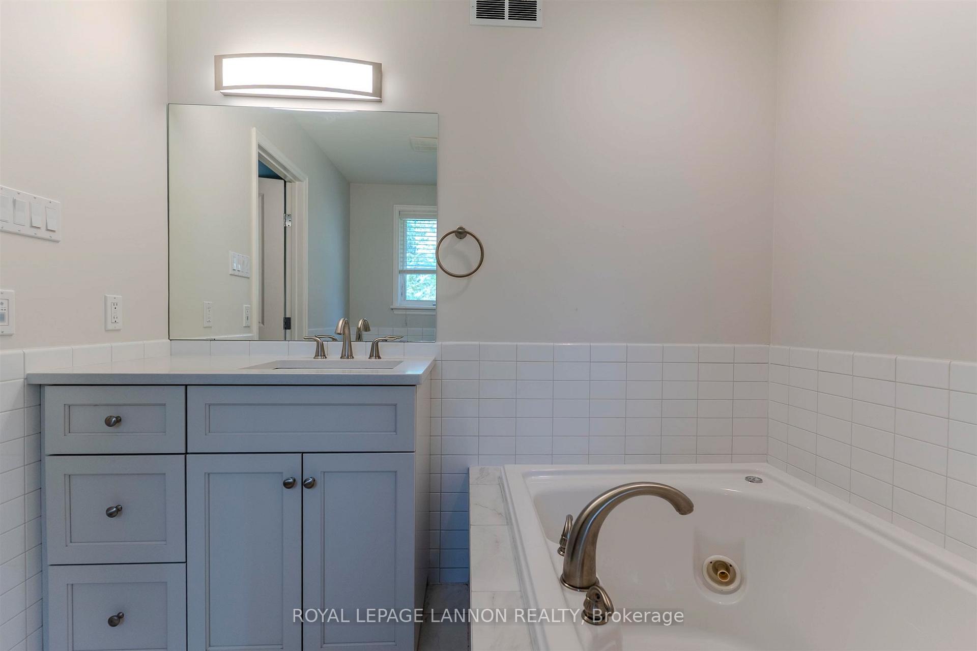 Photo 17 of 356 Fairbrooke Crescent, Thunder Bay, River Terrace — HOMEH