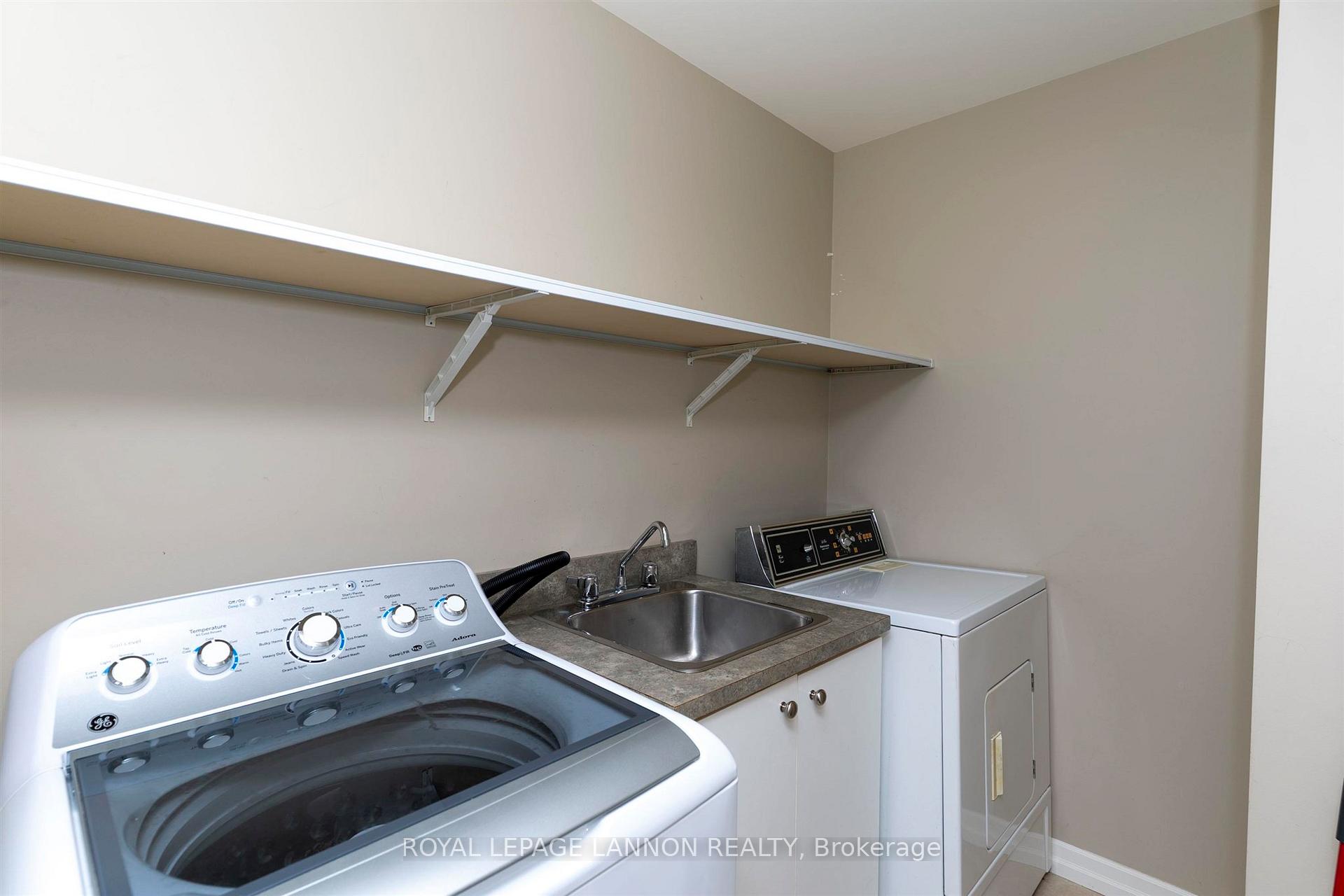 Photo 20 of 356 Fairbrooke Crescent, Thunder Bay, River Terrace — HOMEH
