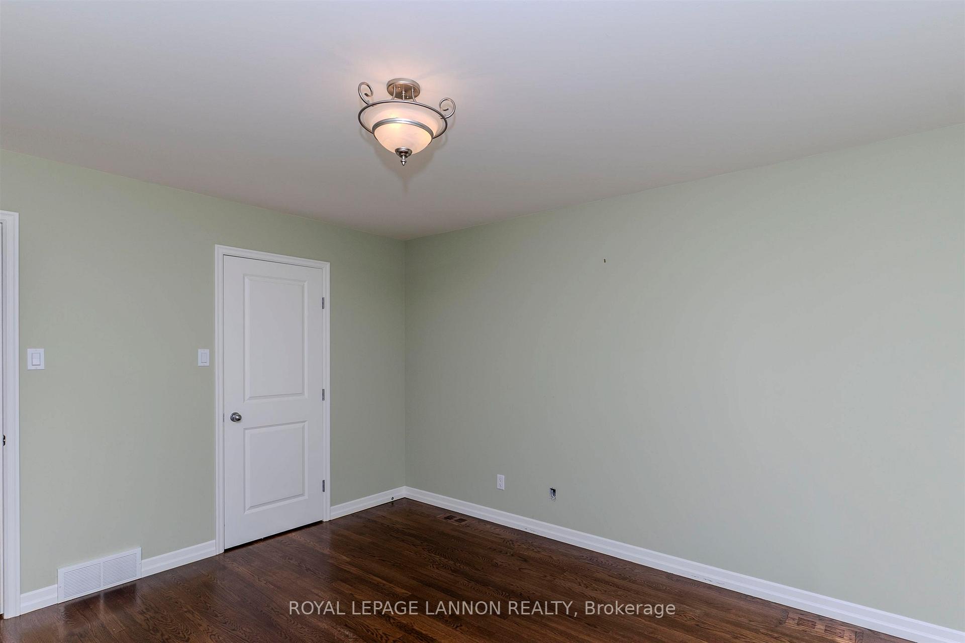 Photo 21 of 356 Fairbrooke Crescent, Thunder Bay, River Terrace — HOMEH