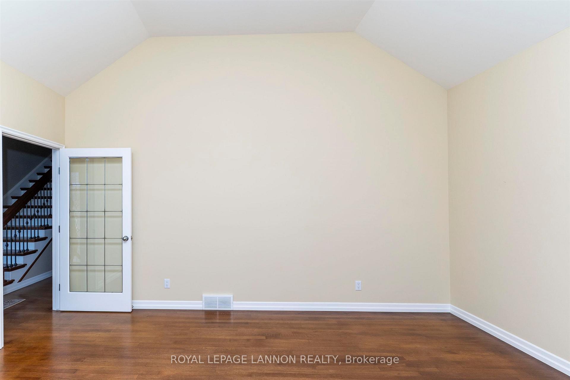 Photo 35 of 356 Fairbrooke Crescent, Thunder Bay, River Terrace — HOMEH