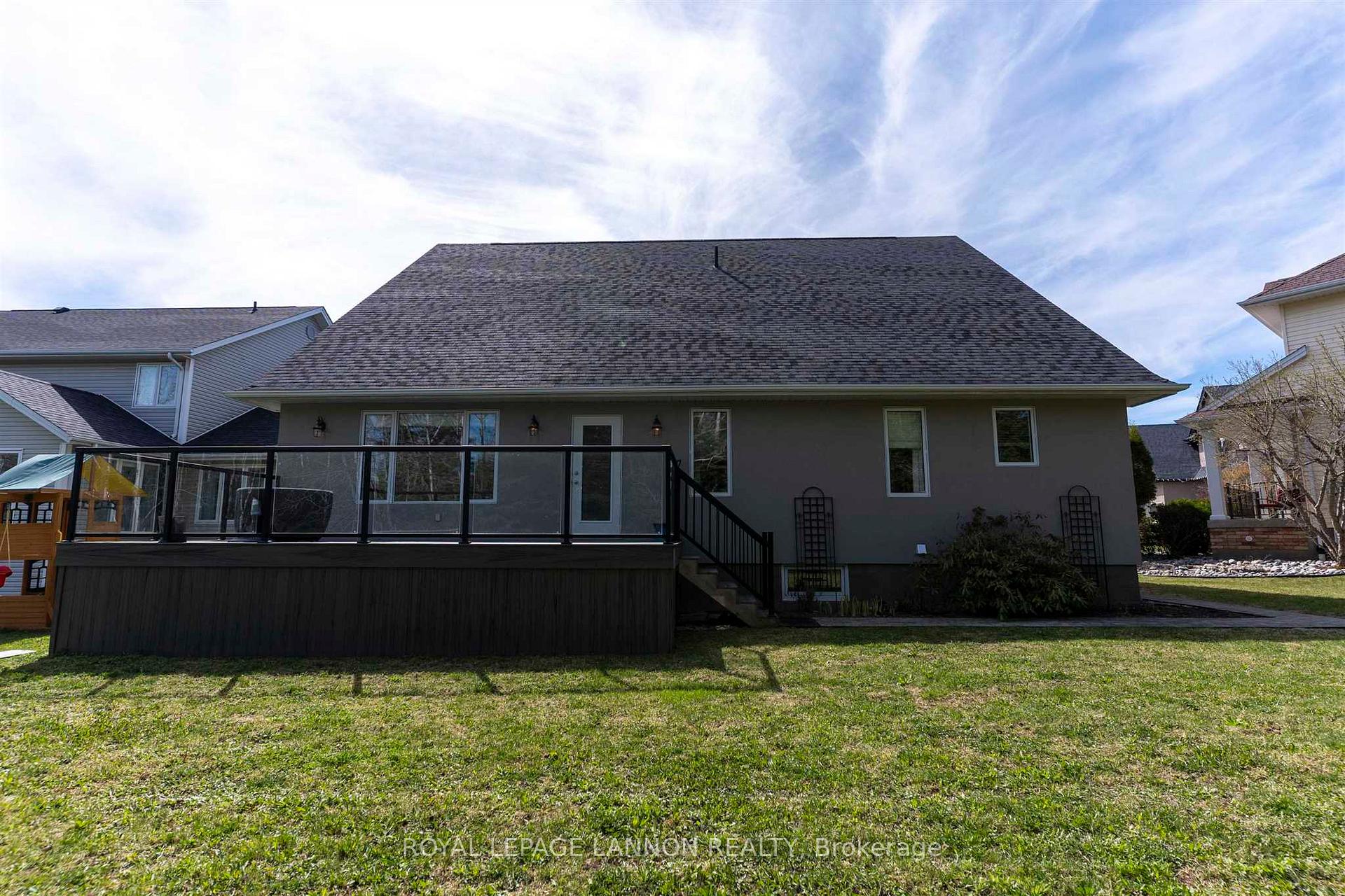 Photo 38 of 356 Fairbrooke Crescent, Thunder Bay, River Terrace — HOMEH