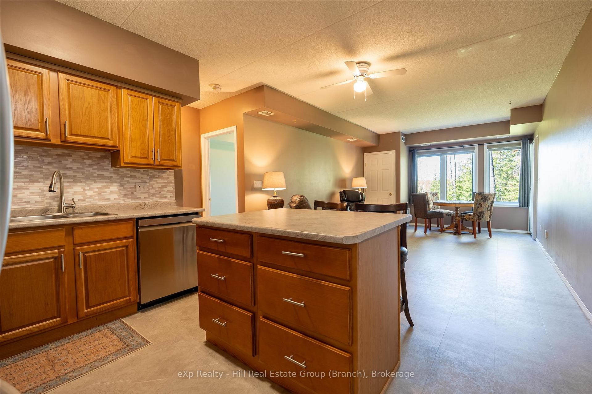 Photo 2 of Unit 204, 315 Hilldale, Thunder Bay, Dawson Heights — HOMEH