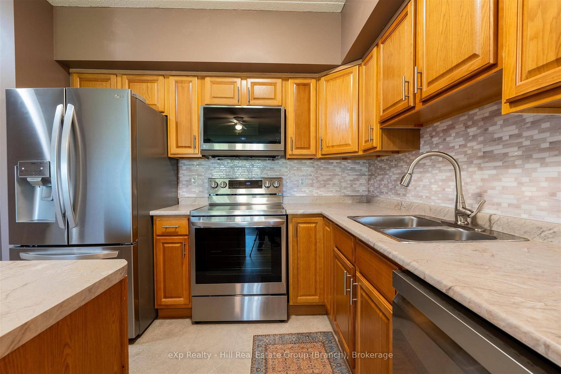 Photo 8 of Unit 204, 315 Hilldale, Thunder Bay, Dawson Heights — HOMEH