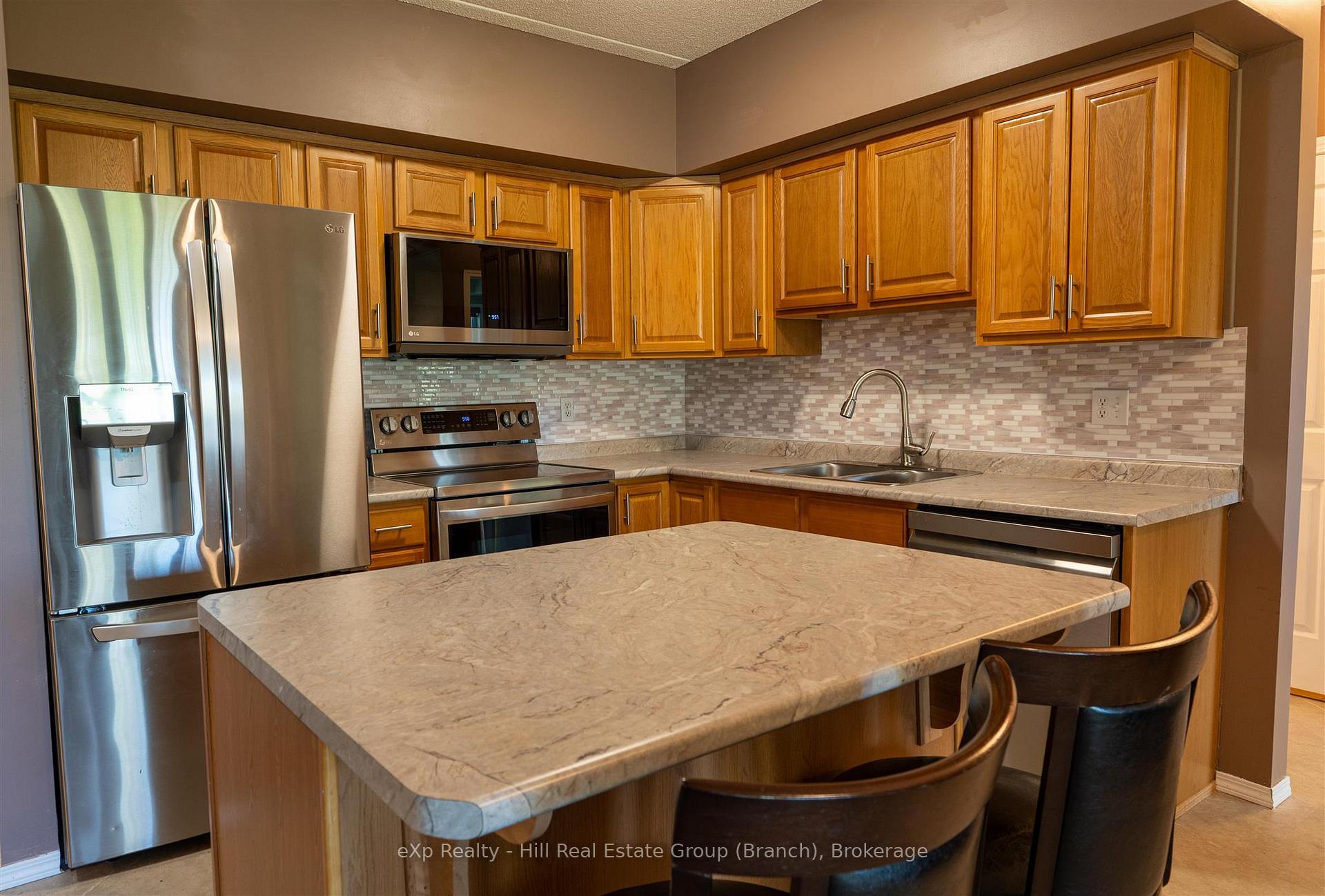 Photo 10 of Unit 204, 315 Hilldale, Thunder Bay, Dawson Heights — HOMEH