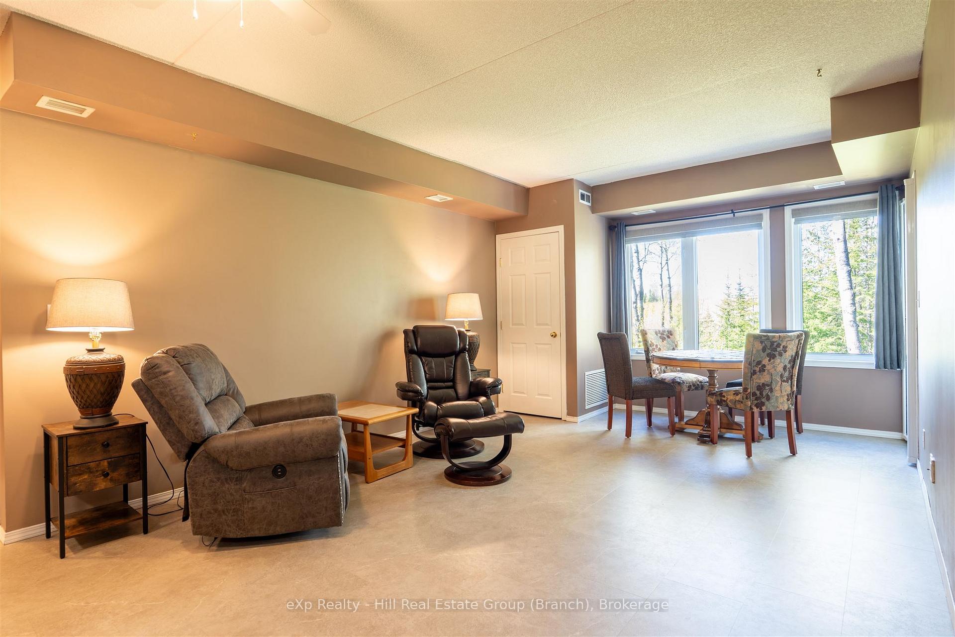 Photo 12 of Unit 204, 315 Hilldale, Thunder Bay, Dawson Heights — HOMEH