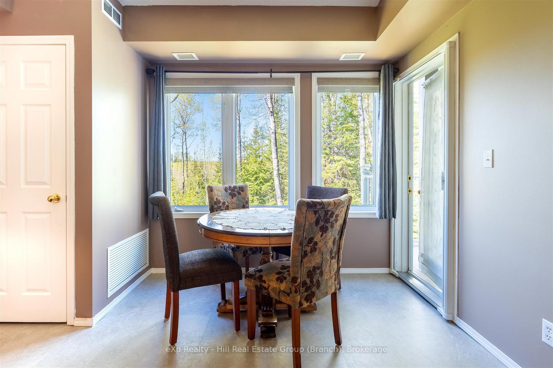 Photo 13 of Unit 204, 315 Hilldale, Thunder Bay, Dawson Heights — HOMEH