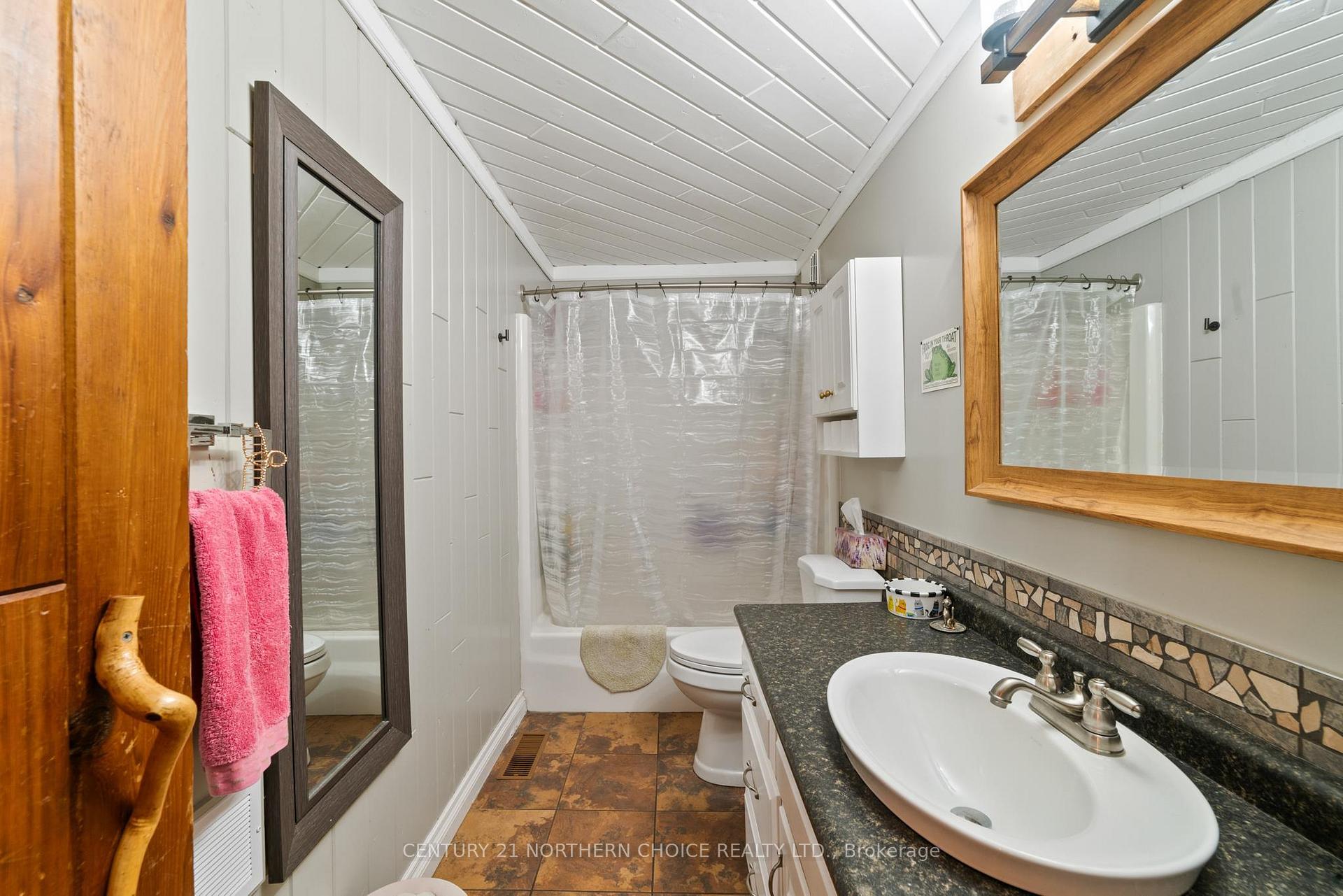 Photo 12 of 361 Howey Street, Red Lake — HOMEH