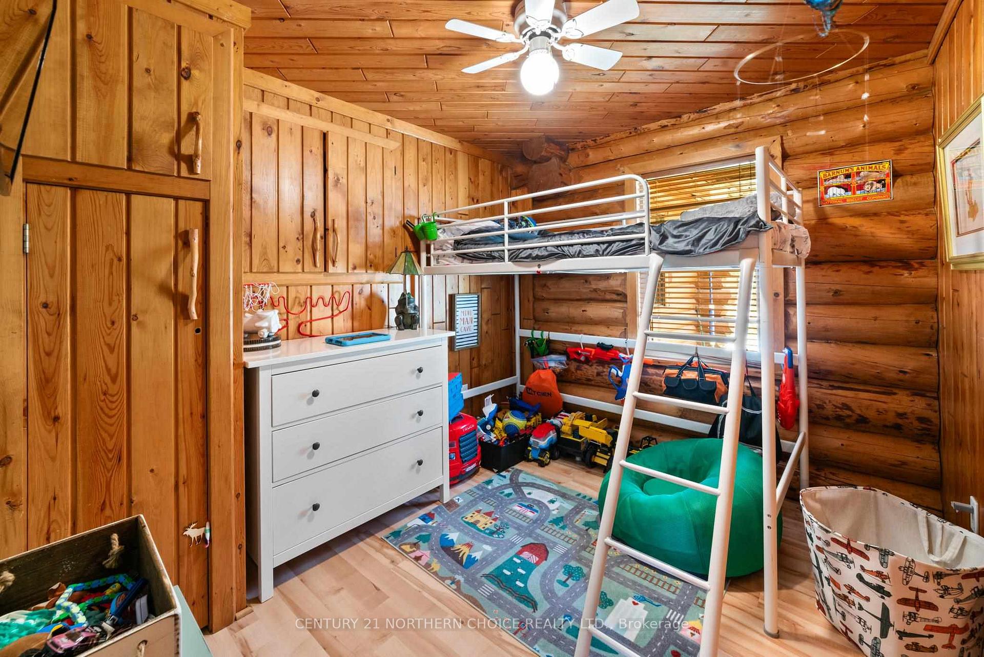 Photo 17 of 361 Howey Street, Red Lake — HOMEH