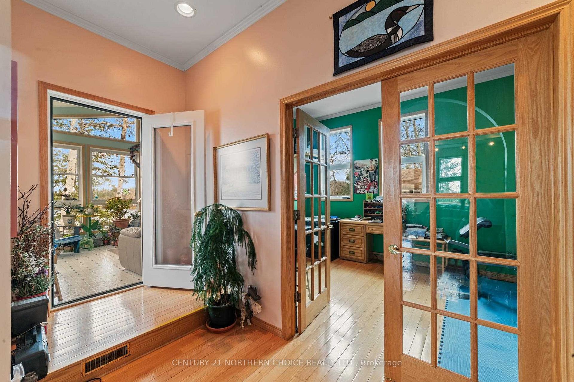 Photo 2 of 33 Cochenour Crescent, Red Lake — HOMEH