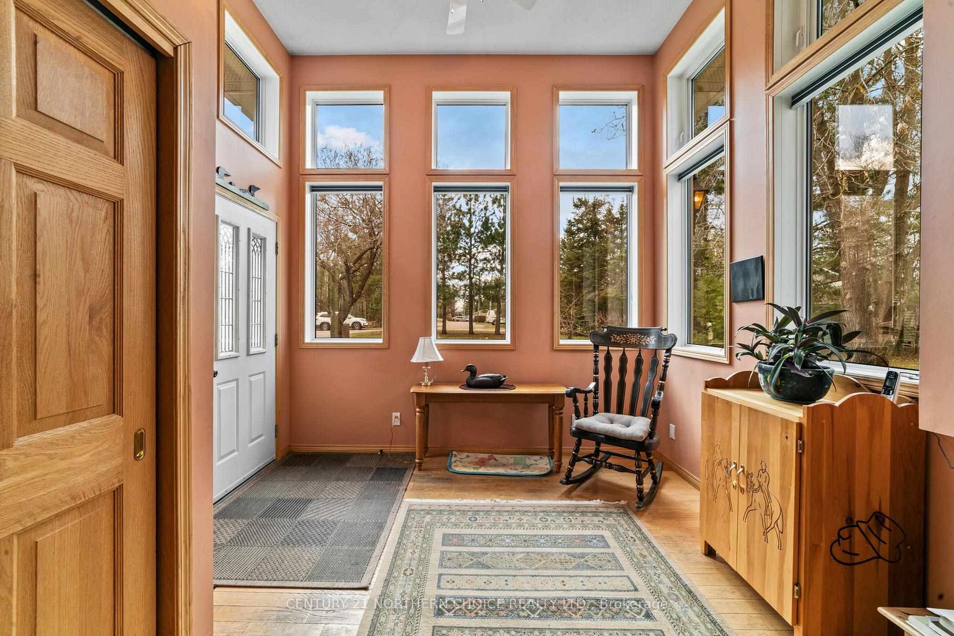 Photo 8 of 33 Cochenour Crescent, Red Lake — HOMEH