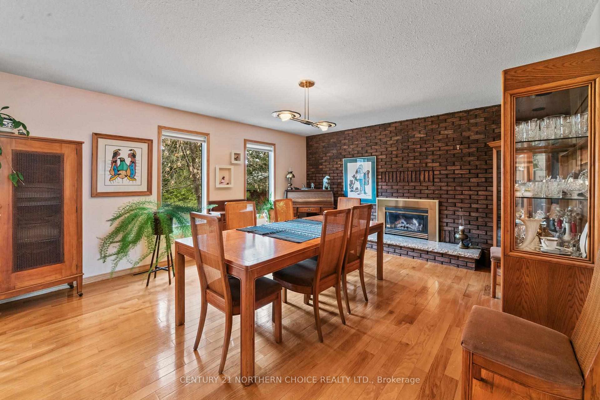 Photo 9 of 33 Cochenour Crescent, Red Lake — HOMEH