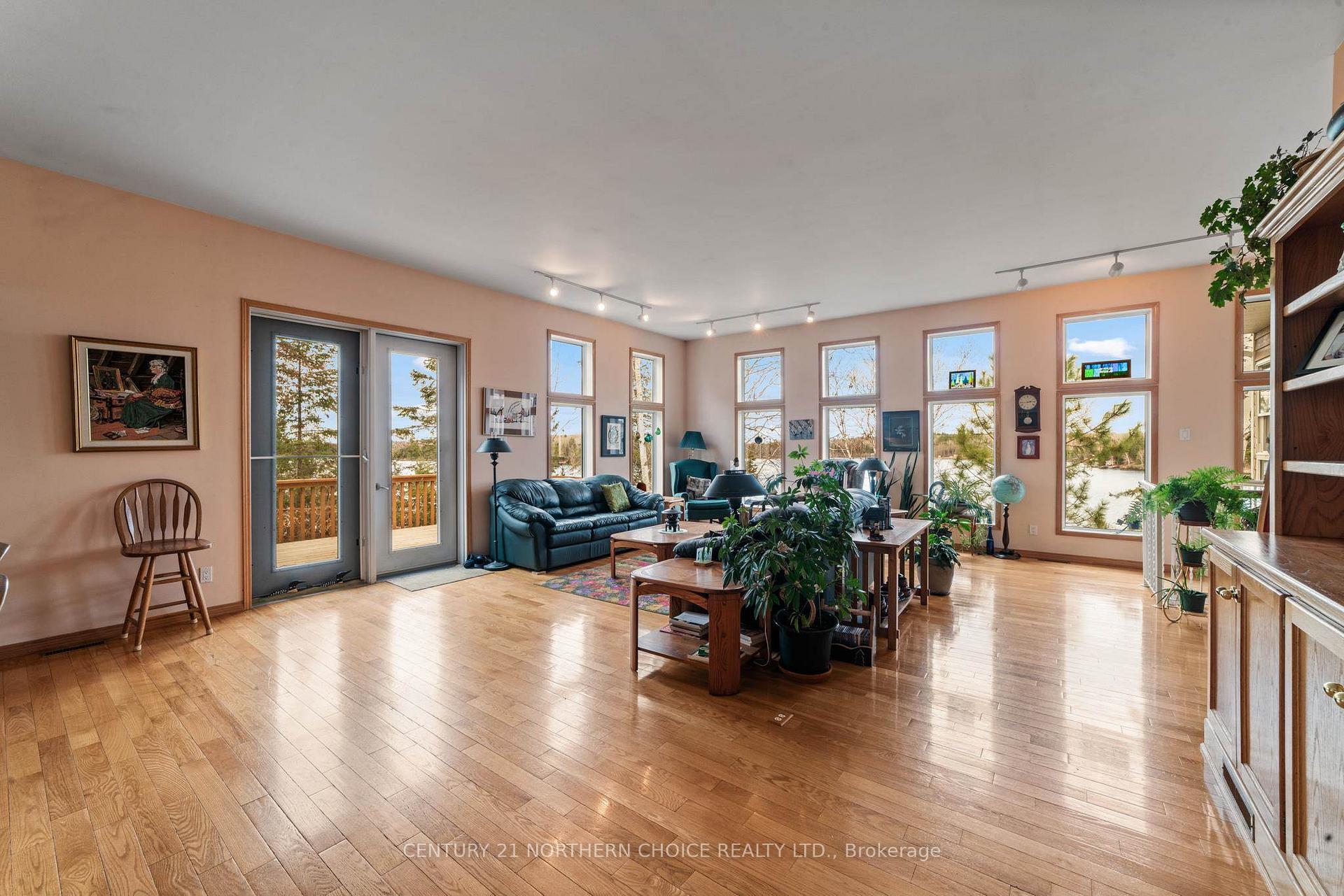 Photo 11 of 33 Cochenour Crescent, Red Lake — HOMEH