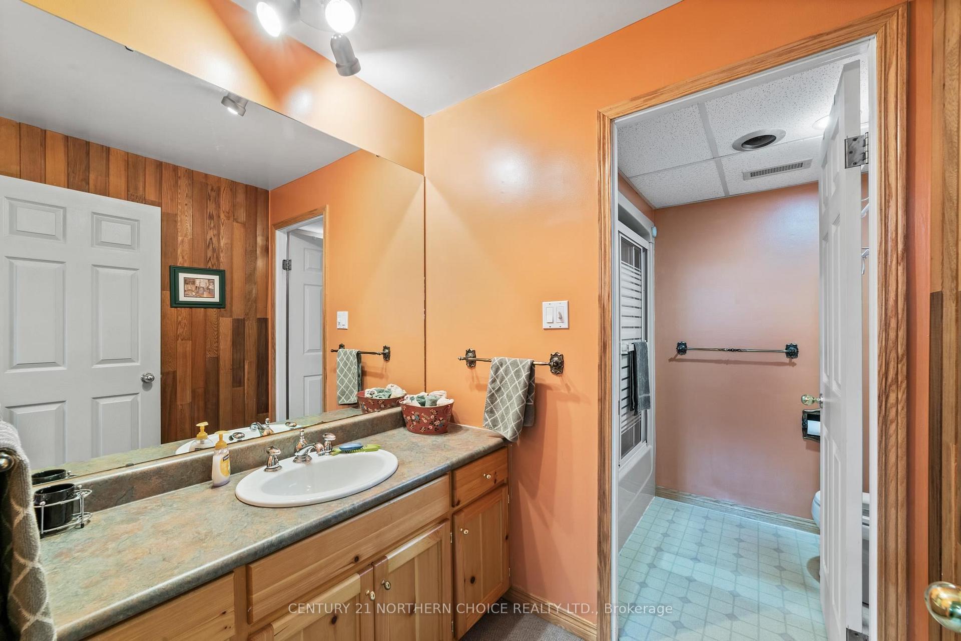 Photo 25 of 33 Cochenour Crescent, Red Lake — HOMEH