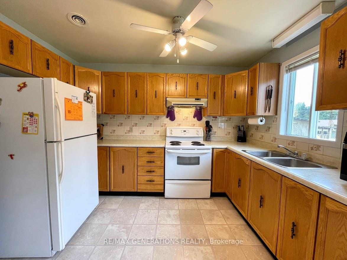 Photo 4 of 52 Matachewan Road, Manitouwadge — HOMEH
