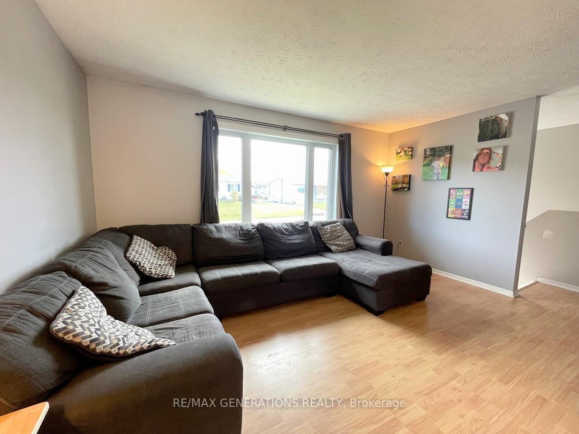 Photo 7 of 52 Matachewan Road, Manitouwadge — HOMEH