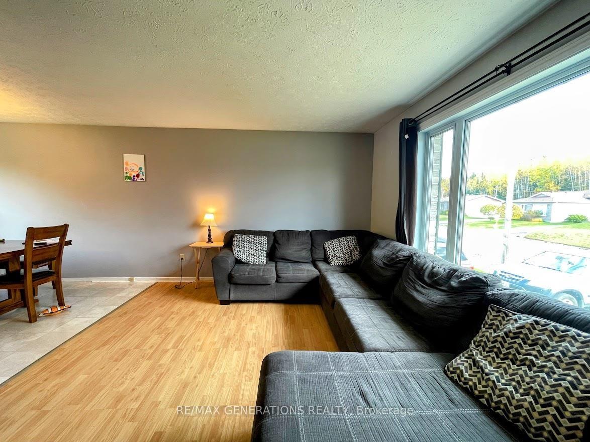 Photo 8 of 52 Matachewan Road, Manitouwadge — HOMEH