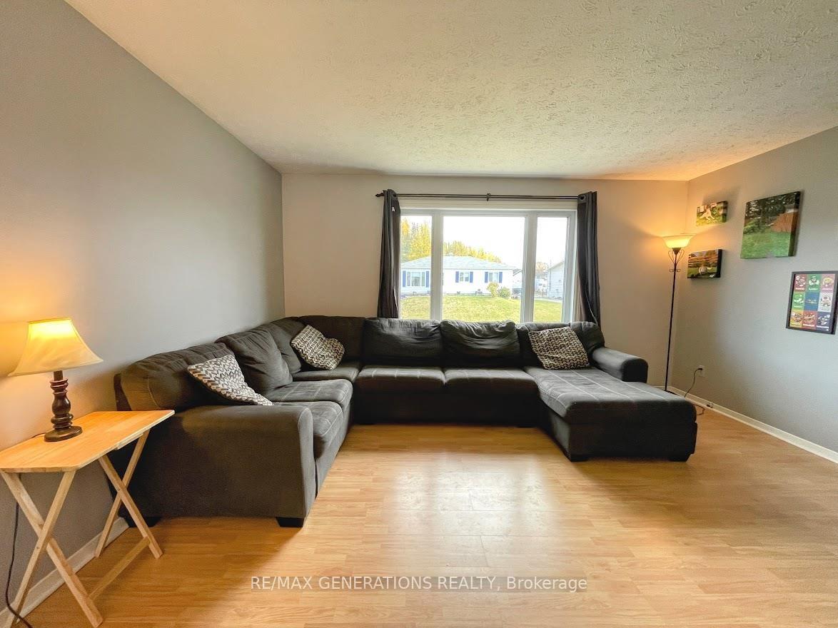 Photo 9 of 52 Matachewan Road, Manitouwadge — HOMEH