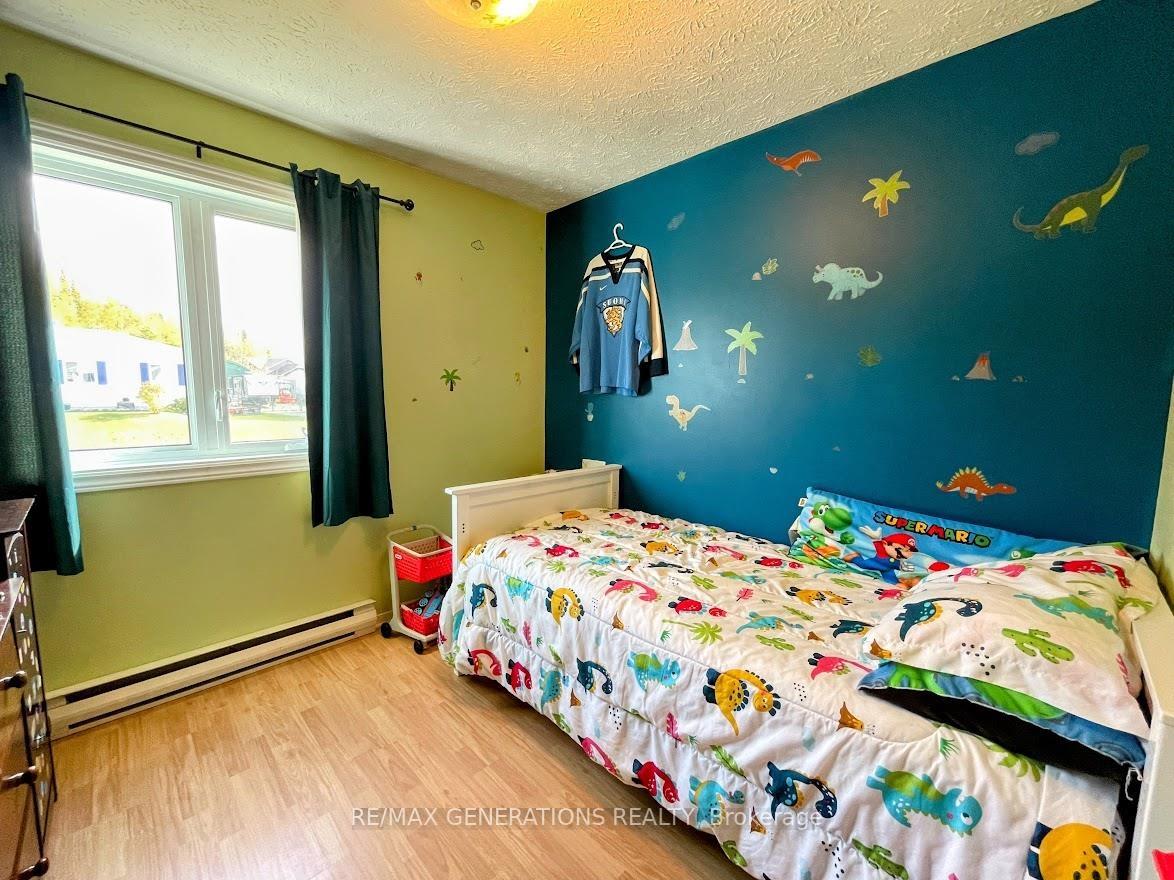Photo 17 of 52 Matachewan Road, Manitouwadge — HOMEH