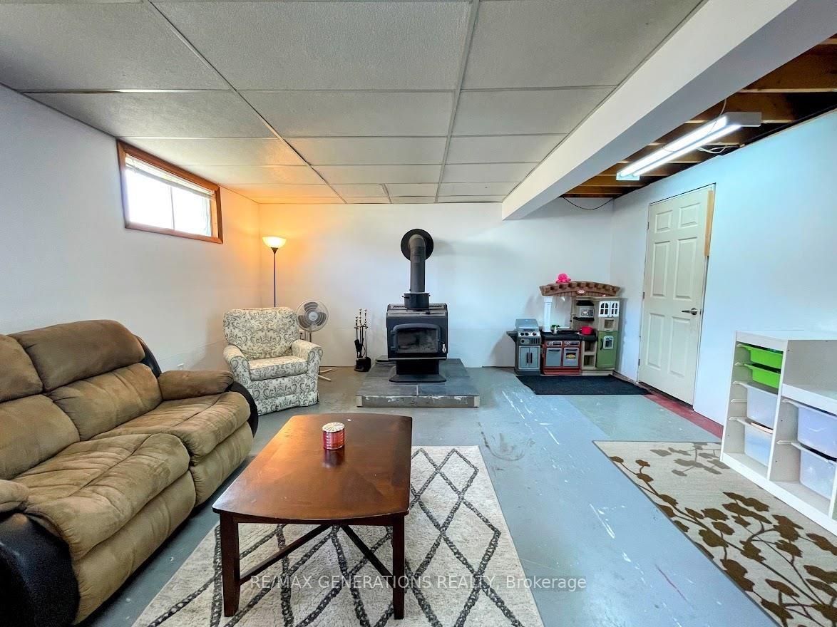 Photo 23 of 52 Matachewan Road, Manitouwadge — HOMEH