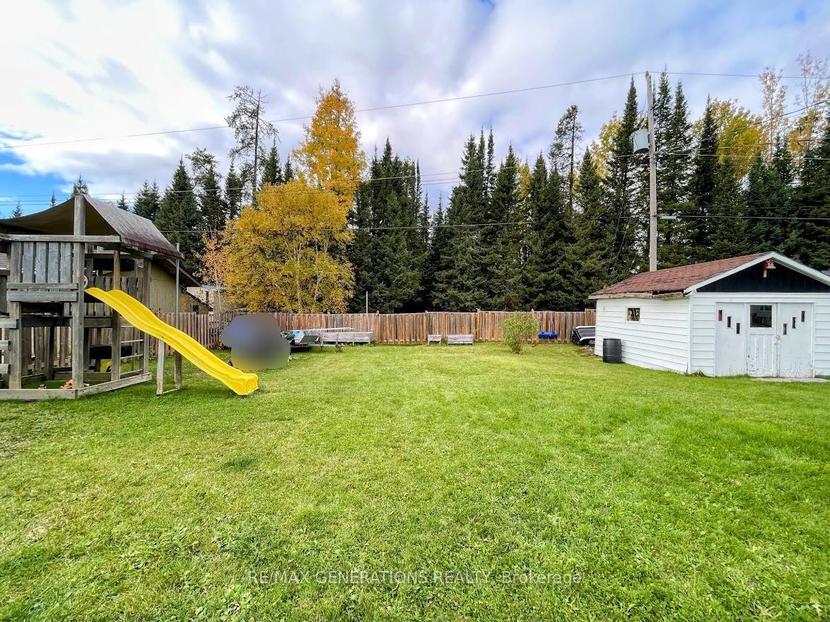 Photo 35 of 52 Matachewan Road, Manitouwadge — HOMEH