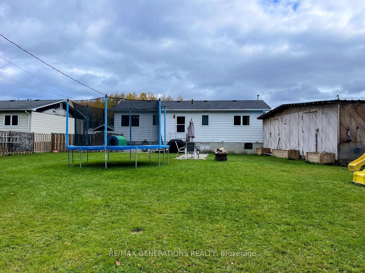 Photo 36 of 52 Matachewan Road, Manitouwadge — HOMEH