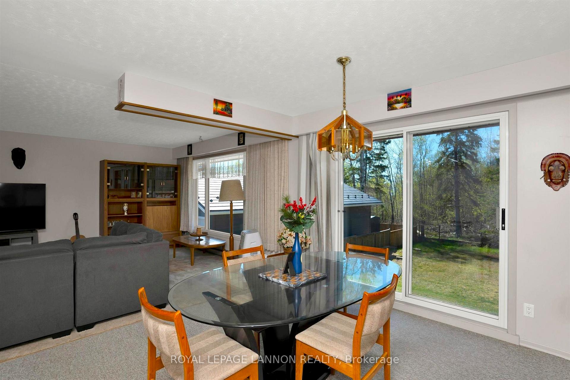 Photo 10 of 429 Elliott Street, Thunder Bay, Current River — HOMEH