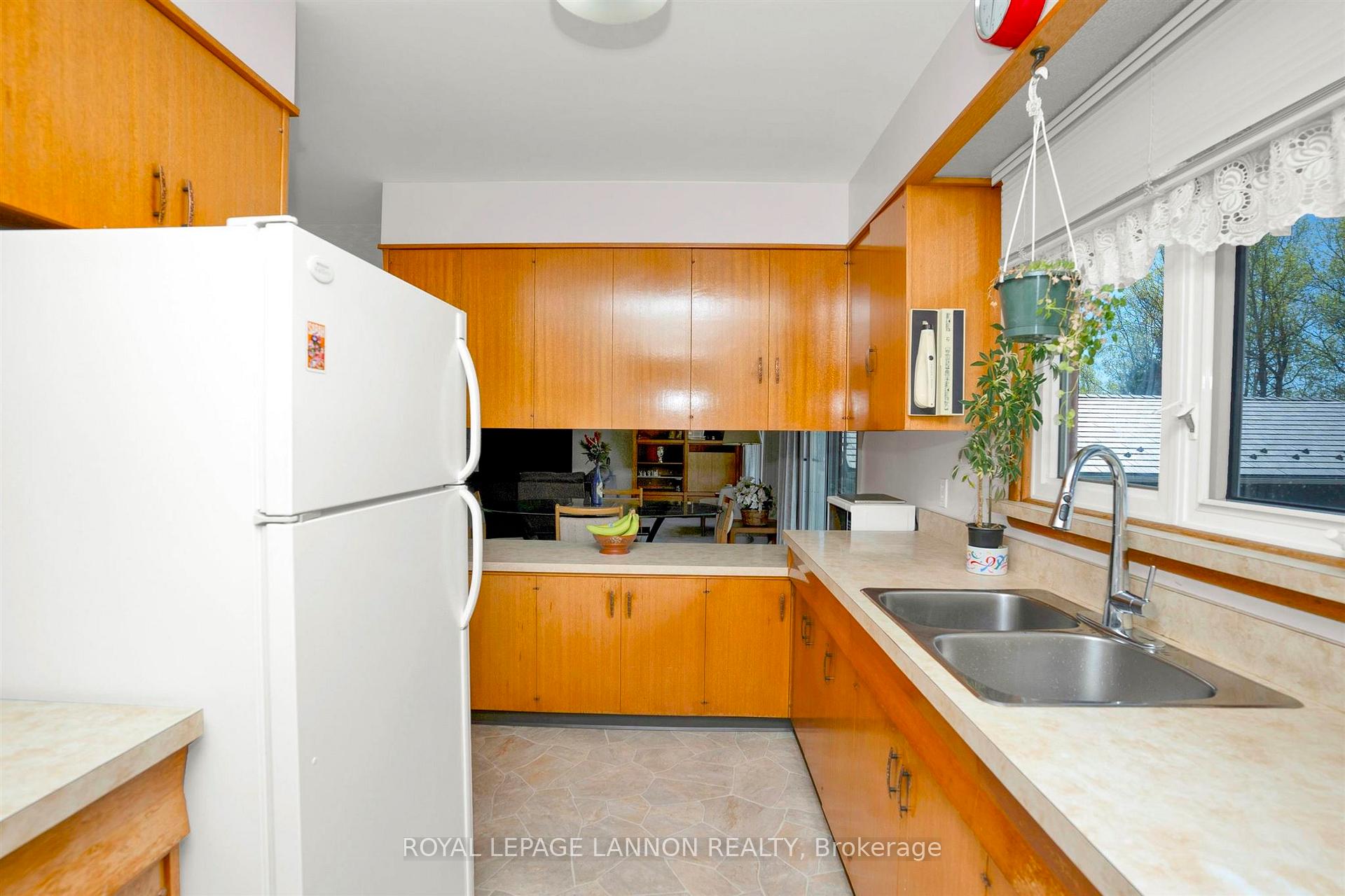 Photo 13 of 429 Elliott Street, Thunder Bay, Current River — HOMEH