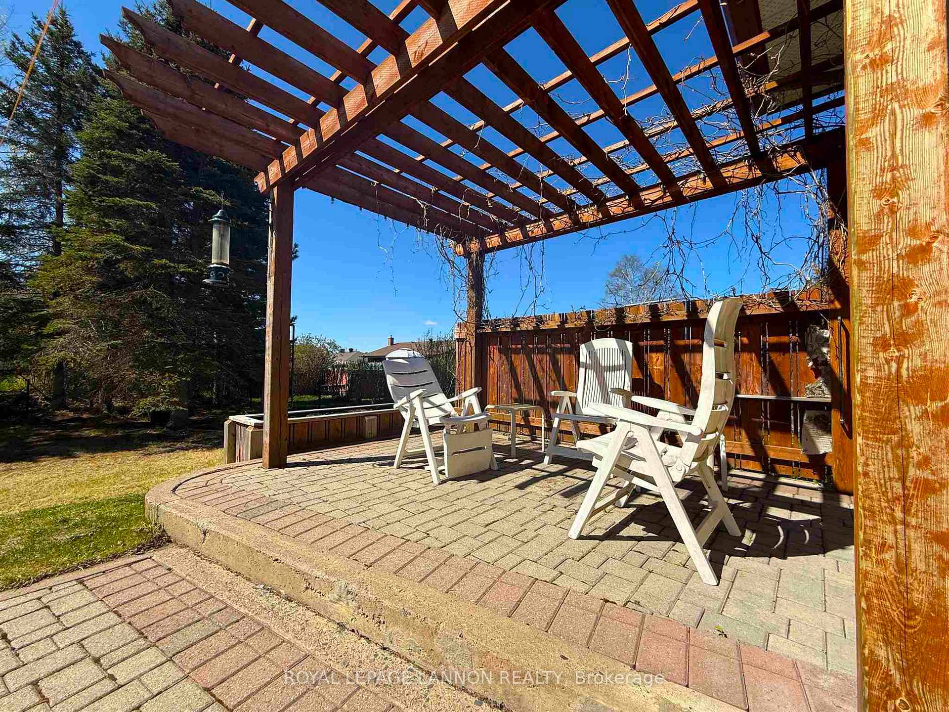 Photo 42 of 429 Elliott Street, Thunder Bay, Current River — HOMEH
