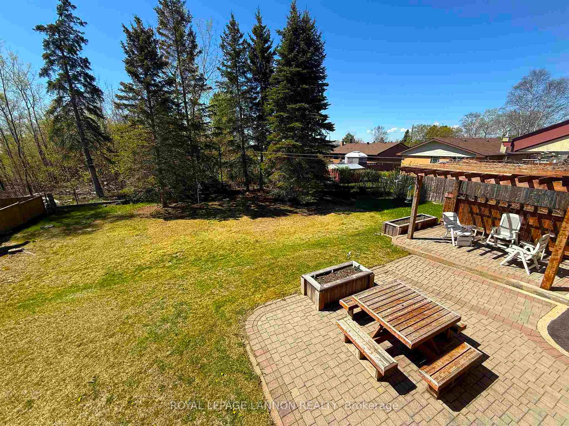 Photo 45 of 429 Elliott Street, Thunder Bay, Current River — HOMEH