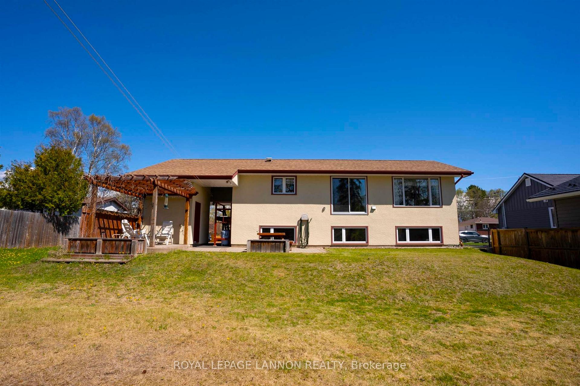 Photo 47 of 429 Elliott Street, Thunder Bay, Current River — HOMEH