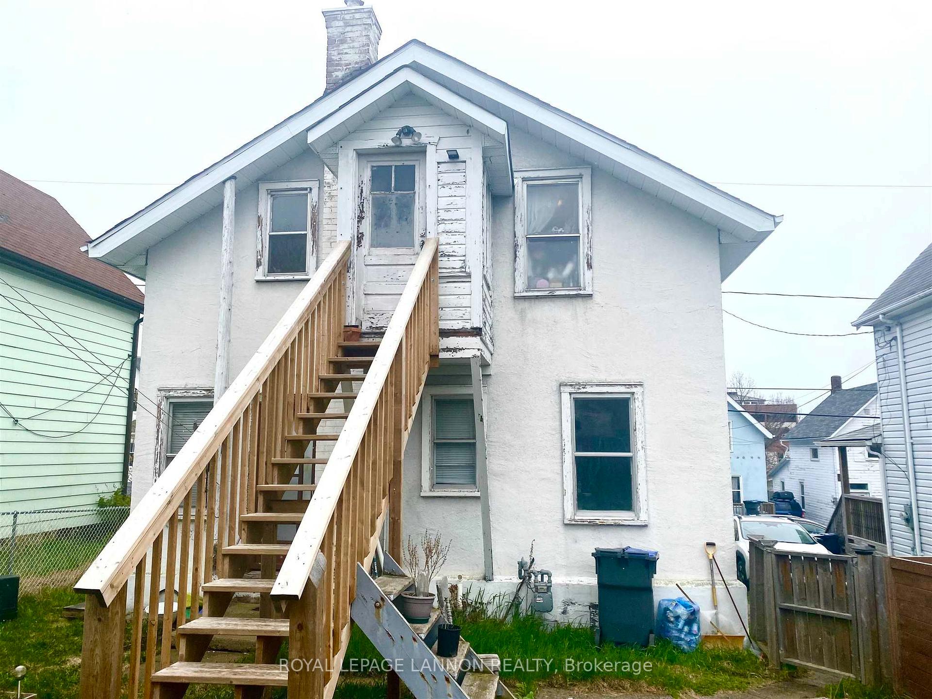 Photo 2 of 16 Johnson Avenue, Thunder Bay, Court / Cumberland — HOMEH