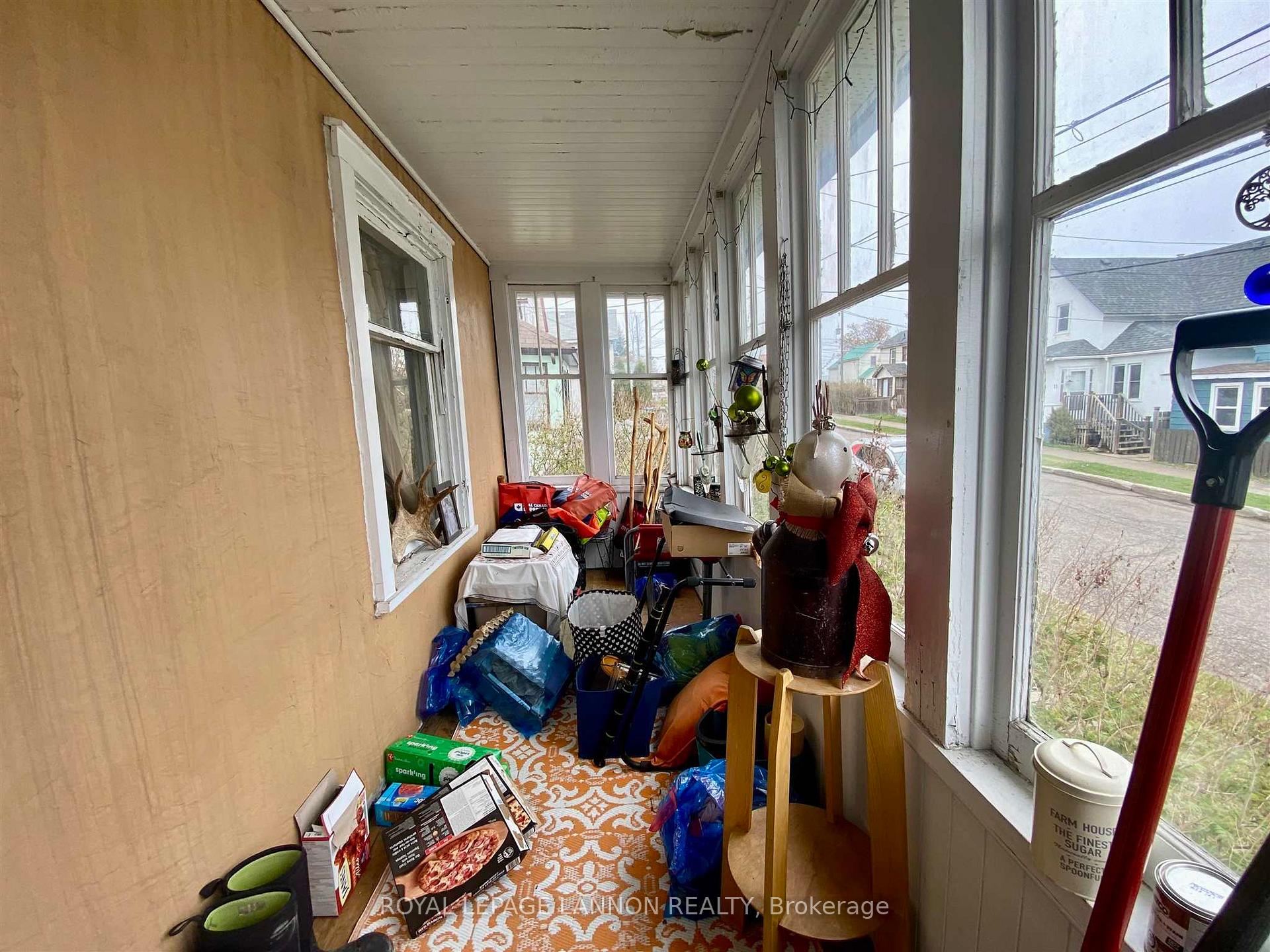 Photo 4 of 16 Johnson Avenue, Thunder Bay, Court / Cumberland — HOMEH