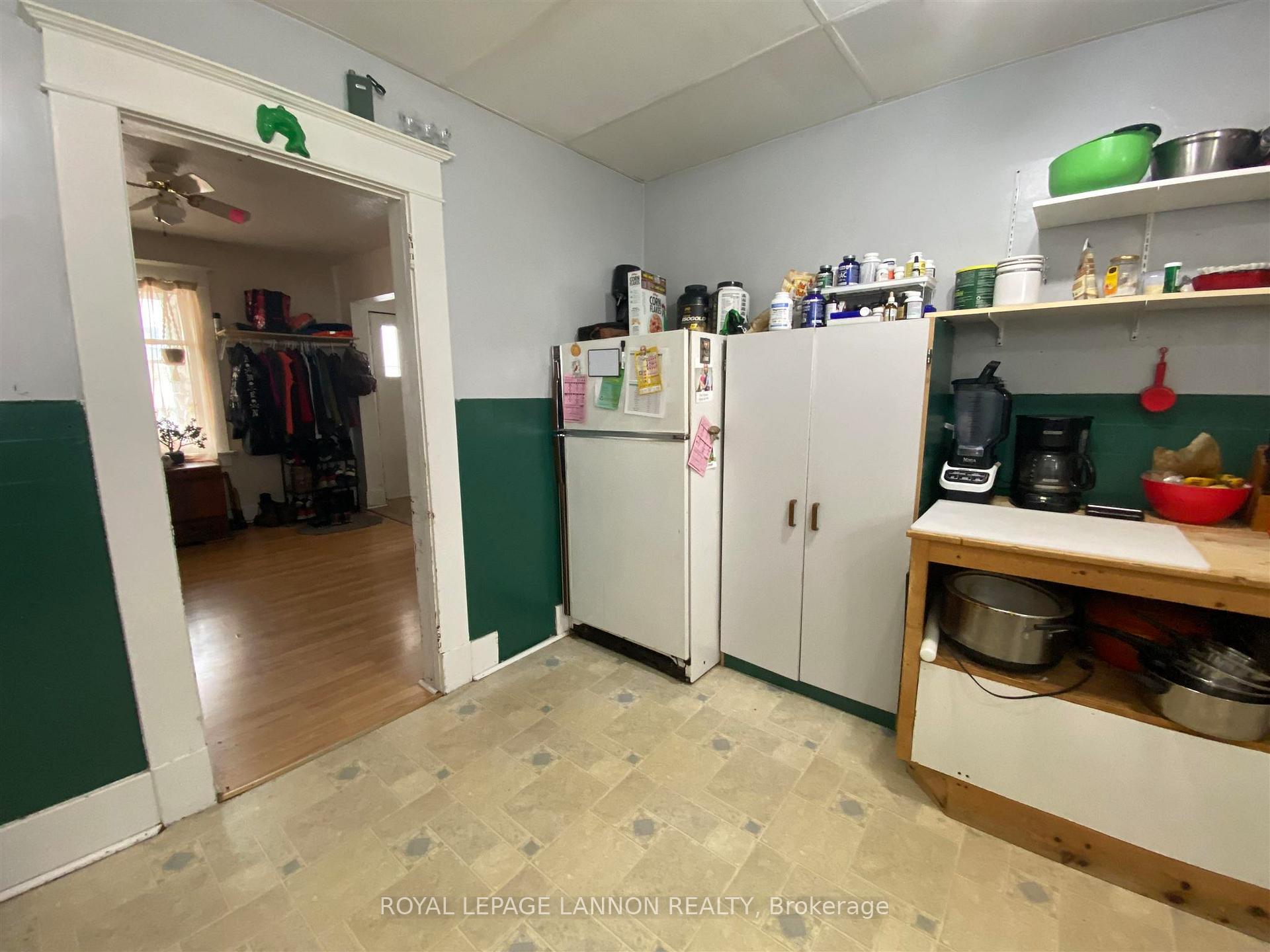 Photo 12 of 16 Johnson Avenue, Thunder Bay, Court / Cumberland — HOMEH
