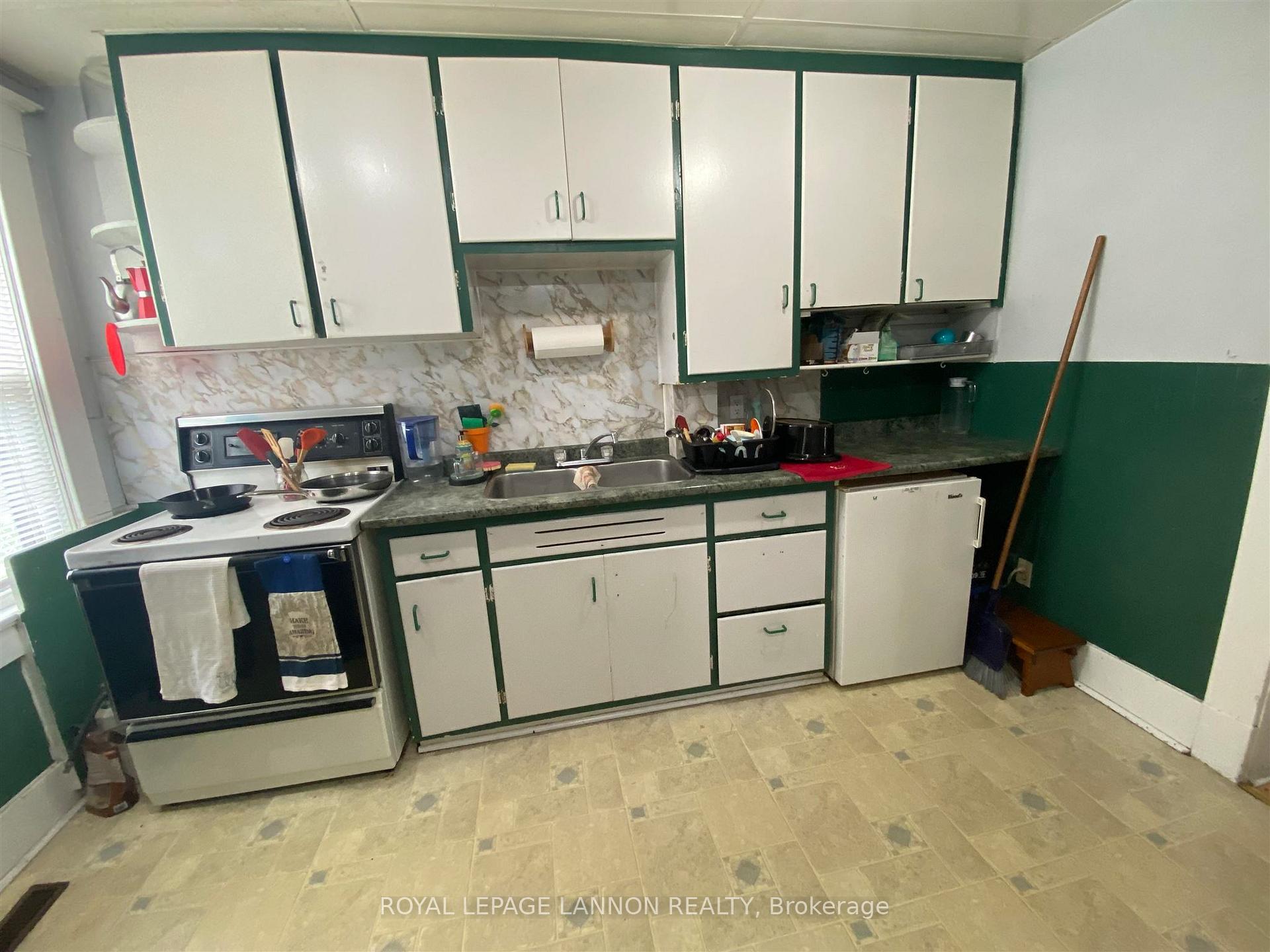Photo 13 of 16 Johnson Avenue, Thunder Bay, Court / Cumberland — HOMEH