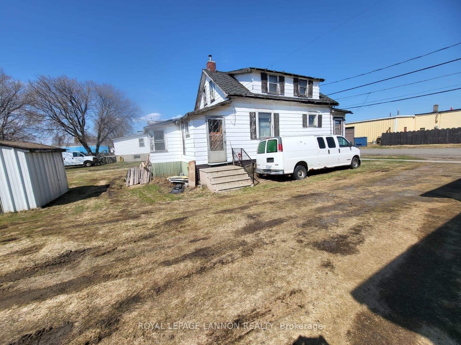Photo 2 of 630 High Street S, Thunder Bay, Court / Cumberland — HOMEH