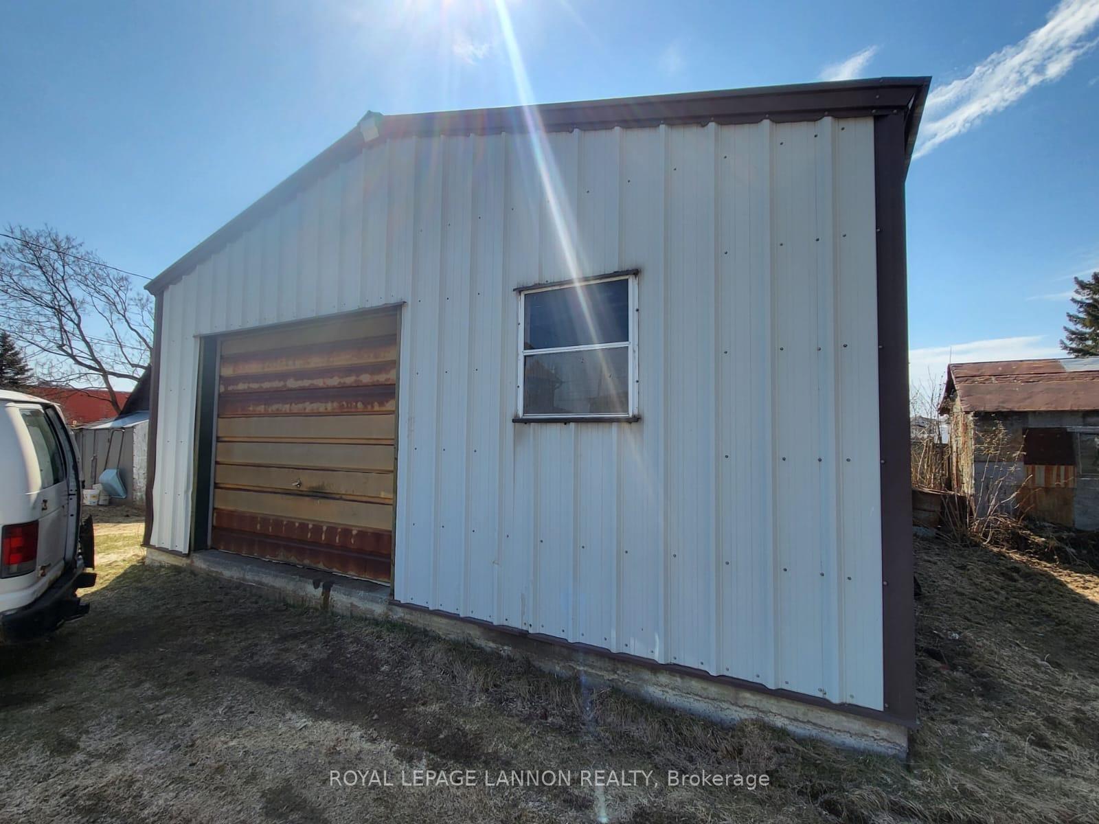 Photo 4 of 630 High Street S, Thunder Bay, Court / Cumberland — HOMEH