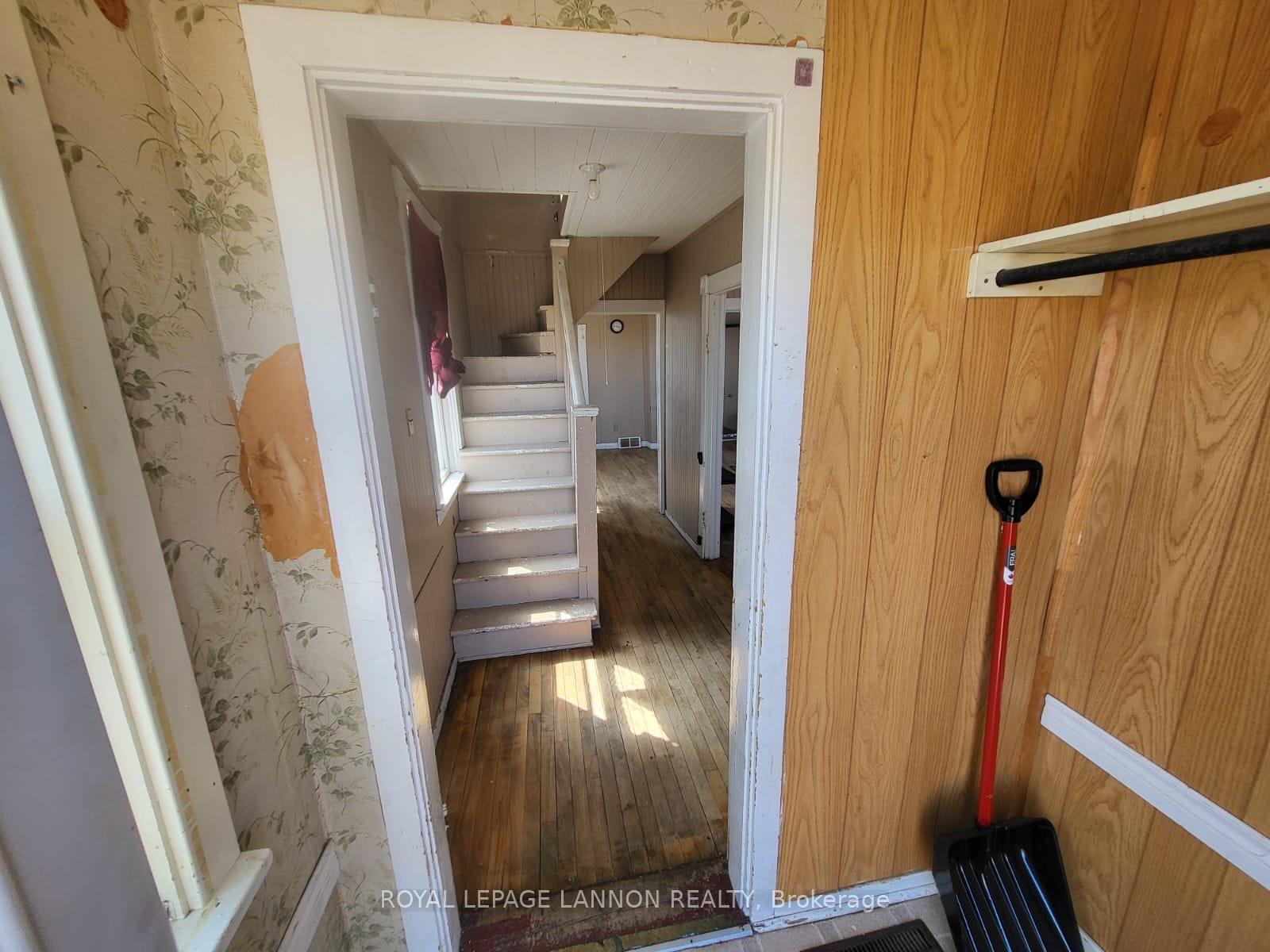 Photo 3 of 624 High Street S, Thunder Bay, Court / Cumberland — HOMEH