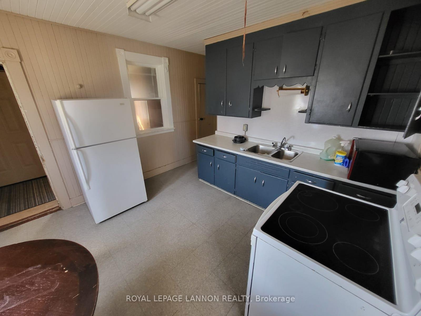 Photo 10 of 624 High Street S, Thunder Bay, Court / Cumberland — HOMEH