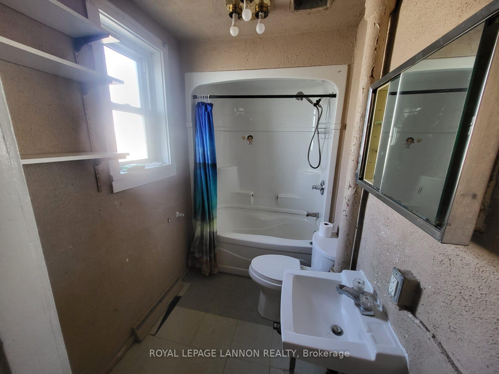 Photo 11 of 624 High Street S, Thunder Bay, Court / Cumberland — HOMEH