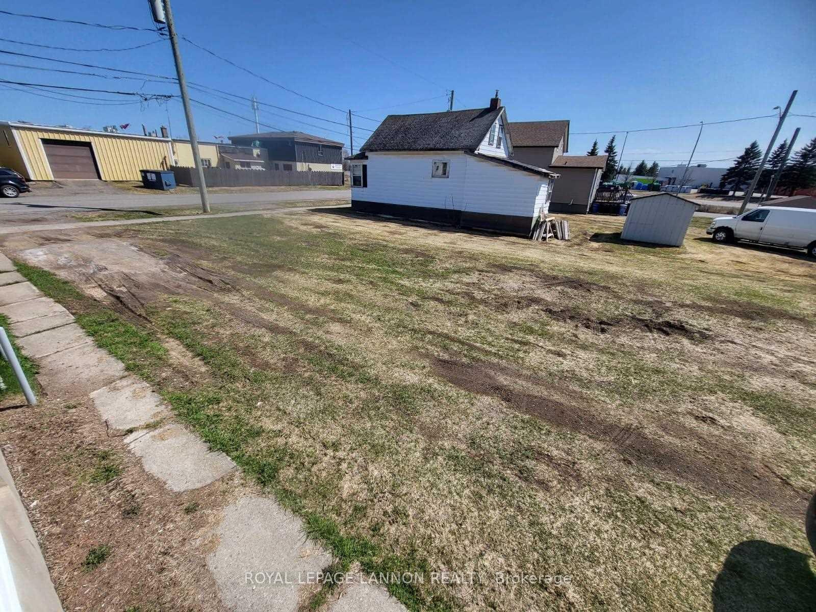 Photo 13 of 624 High Street S, Thunder Bay, Court / Cumberland — HOMEH