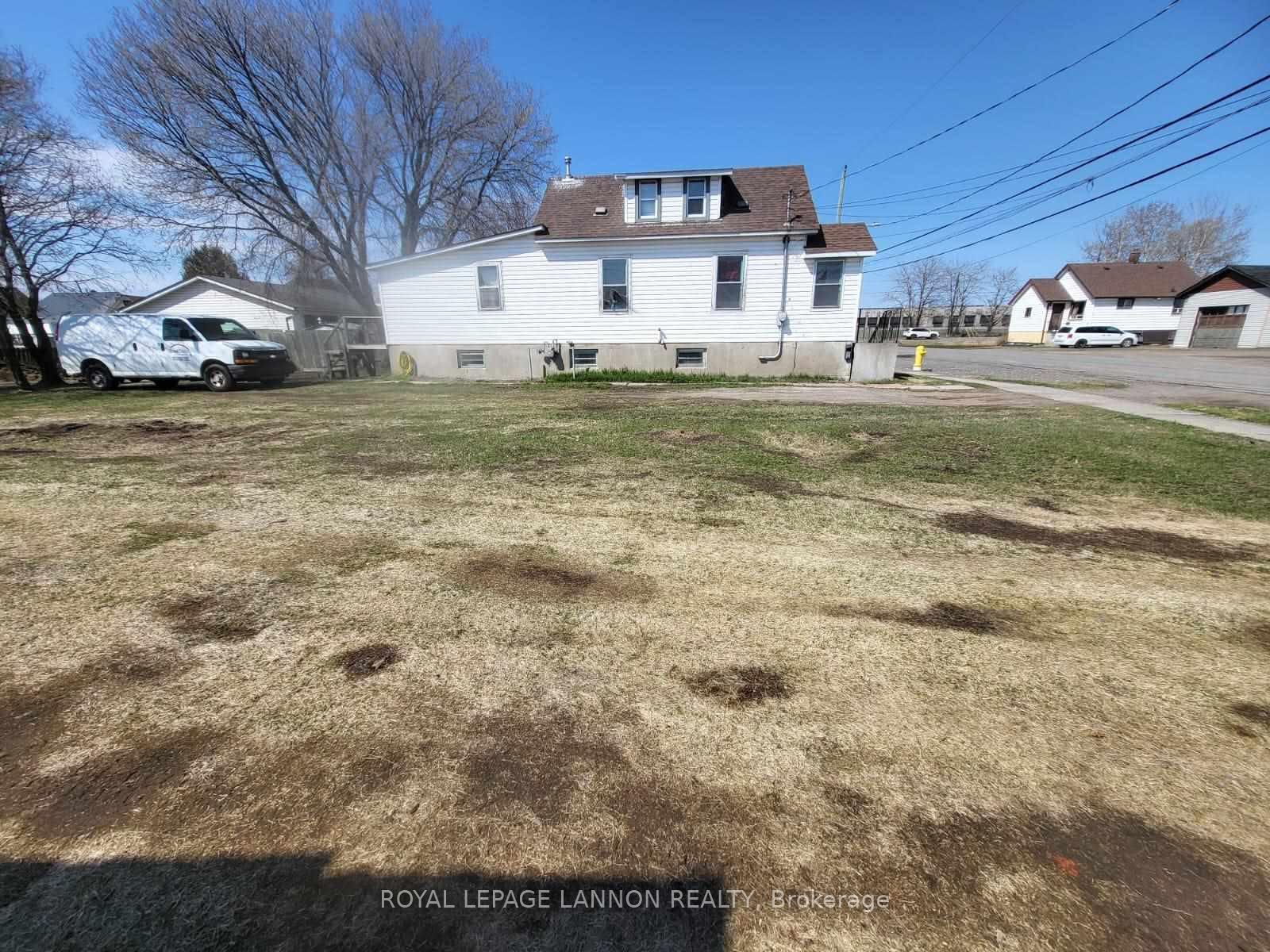 Photo 32 of 624 High Street S, Thunder Bay, Court / Cumberland — HOMEH