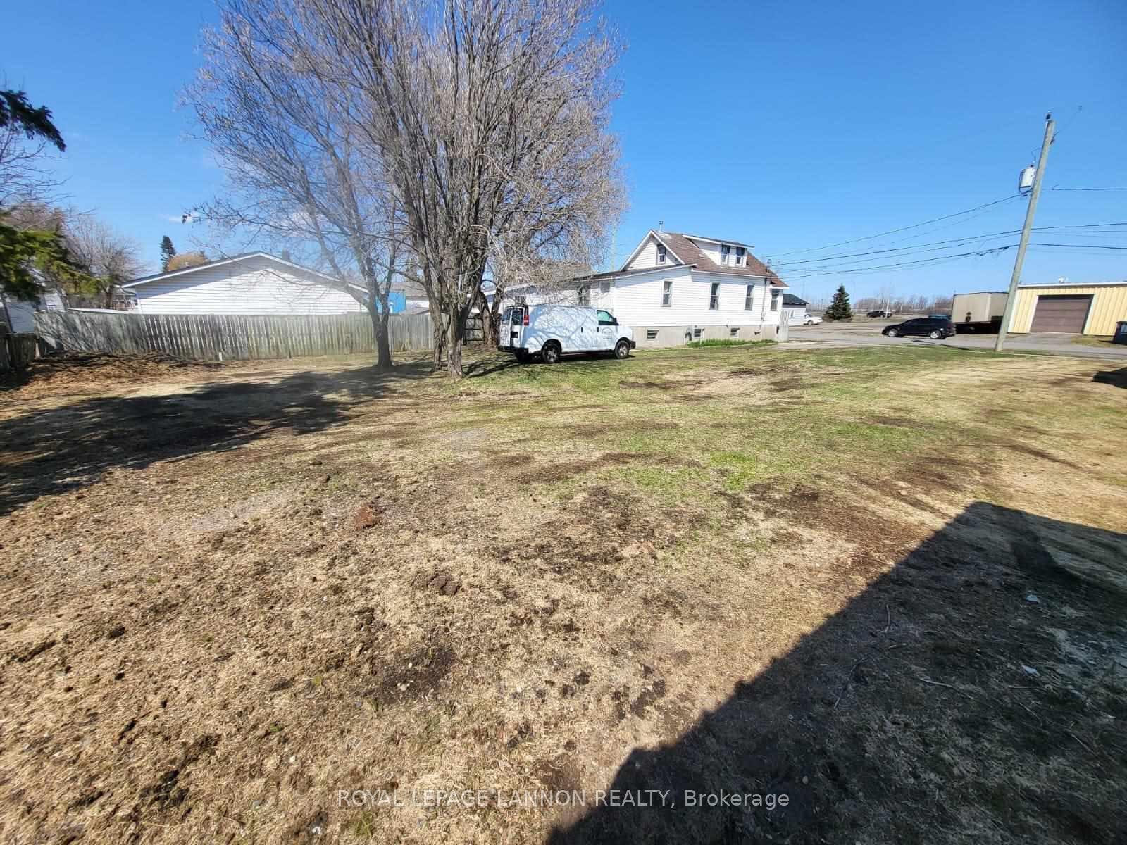 Photo 35 of 624 High Street S, Thunder Bay, Court / Cumberland — HOMEH