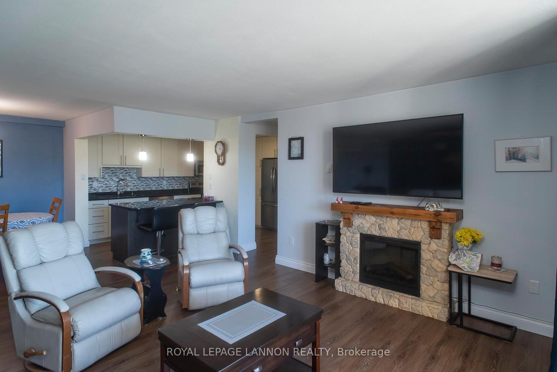 Photo 15 of Unit 408, 405 Waverly Street, Thunder Bay, Court / Cumberland — HOMEH
