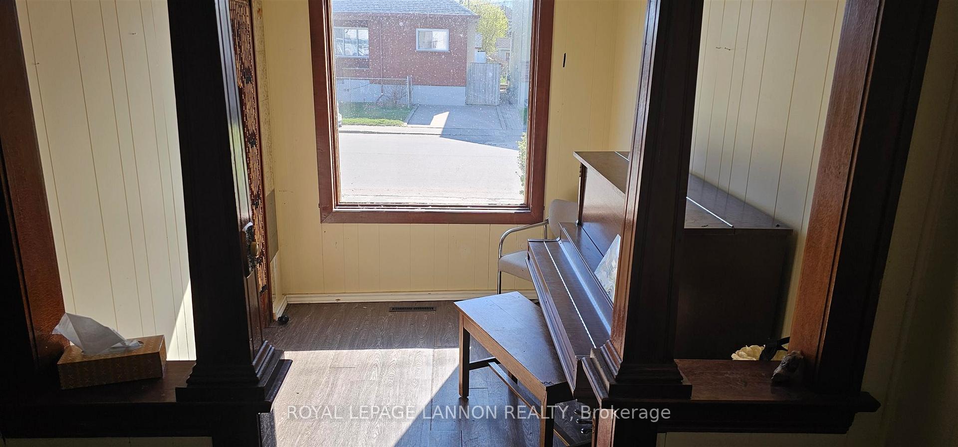 Photo 4 of 606 McLeod Street, Thunder Bay, East End — HOMEH