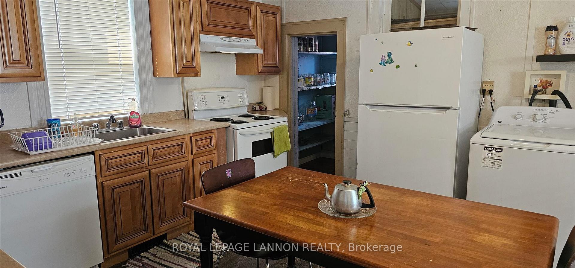Photo 5 of 606 McLeod Street, Thunder Bay, East End — HOMEH