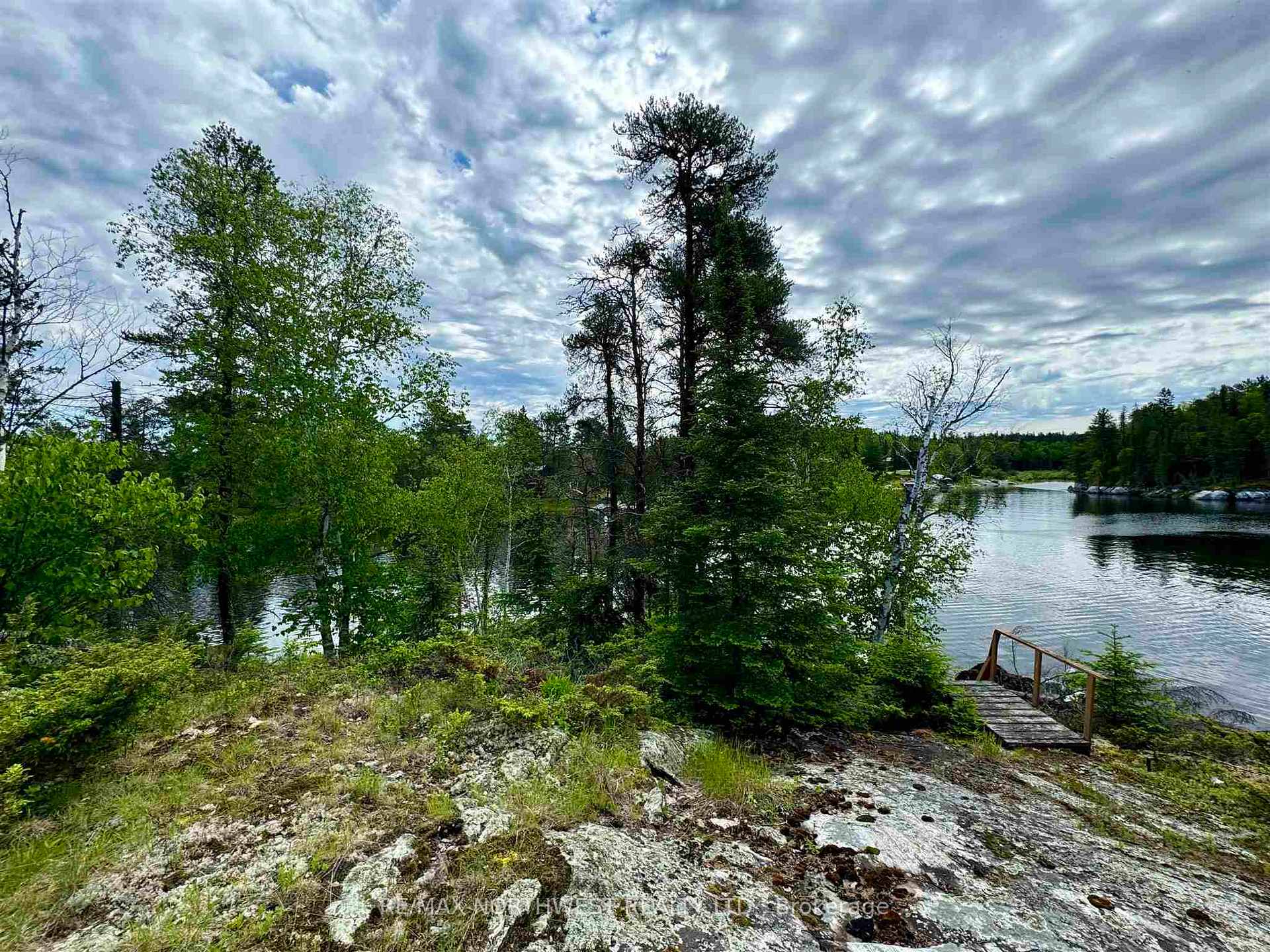 Photo 18 of D428 Winnipeg River, Kenora, Keewatin — HOMEH
