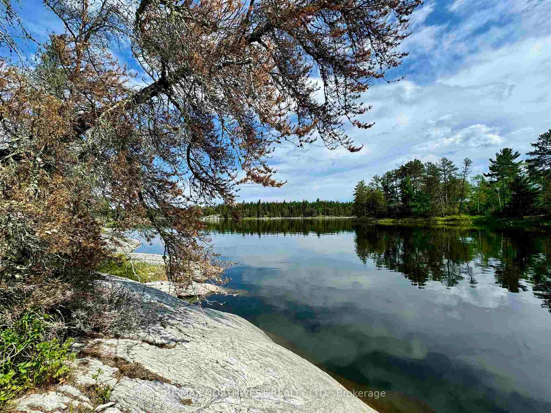 Photo 25 of D428 Winnipeg River, Kenora, Keewatin — HOMEH